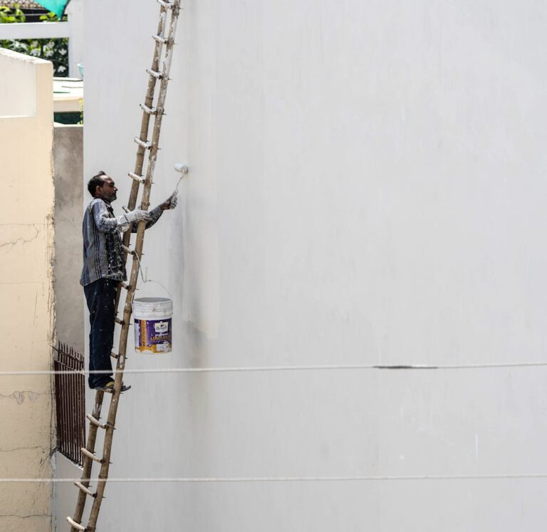 tinta emborrachada em São José SC aplicada em fachada externa